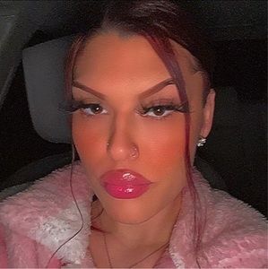 Meet your Posher, Carissa